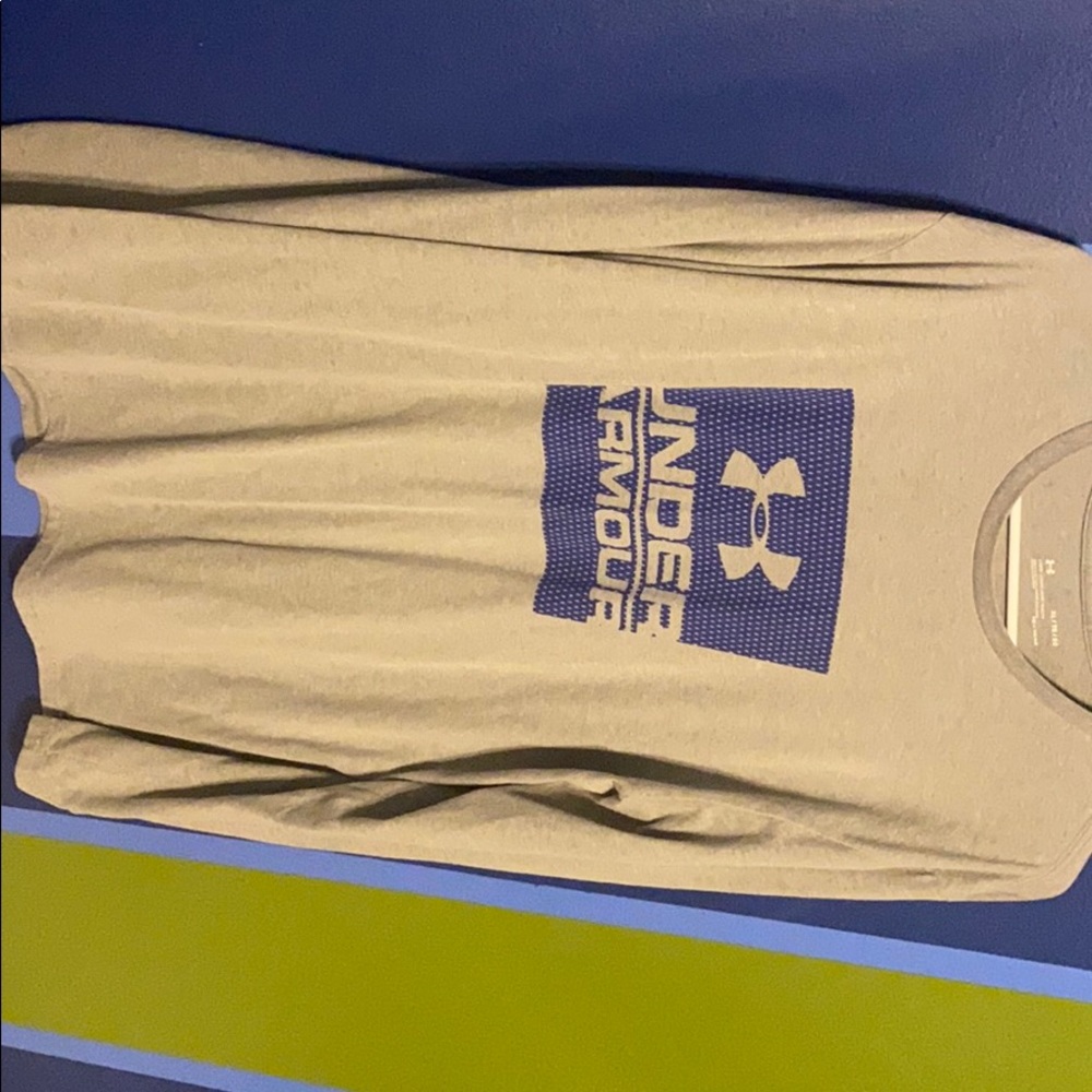 Under armor long sleeve shirt